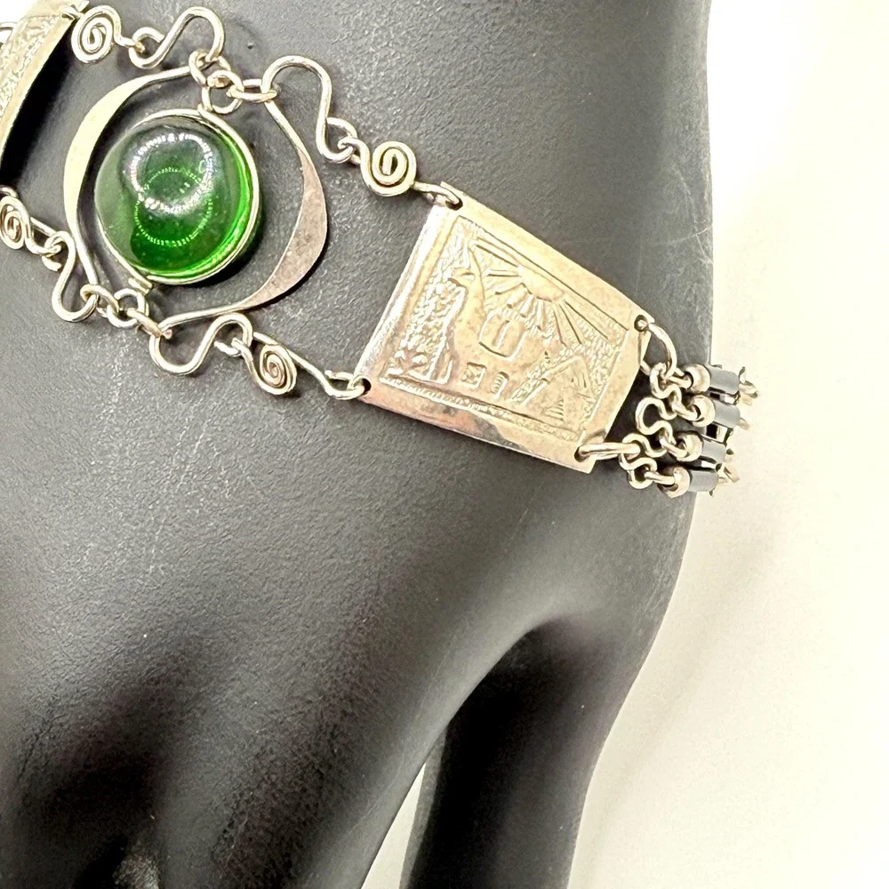 Vintage Silver Tone Bracelet w/ Green Glass Stone Southwest Llama Sun Hut Motifs